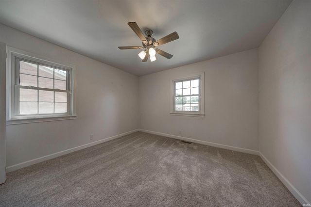 2621 Meadow Lark Lane, Evansville, IN 47720