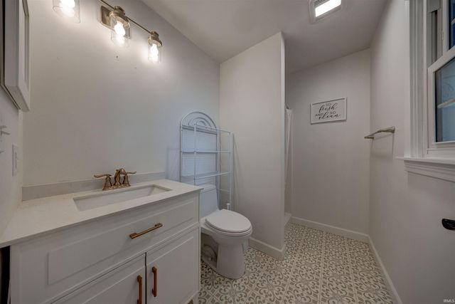 2621 Meadow Lark Lane, Evansville, IN 47720