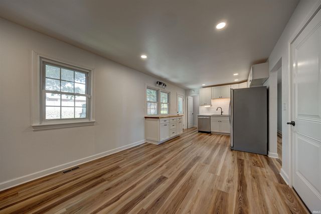 2621 Meadow Lark Lane, Evansville, IN 47720