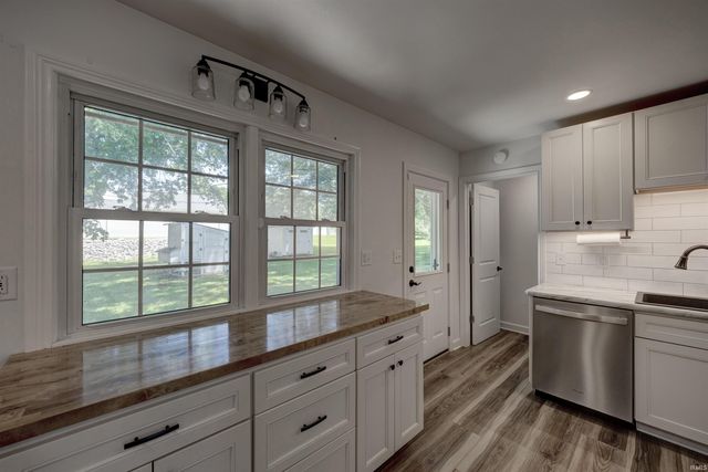 2621 Meadow Lark Lane, Evansville, IN 47720