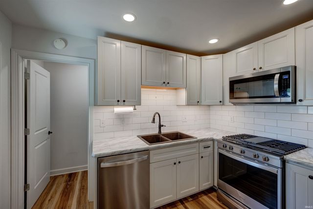 2621 Meadow Lark Lane, Evansville, IN 47720