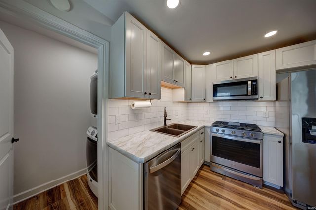 2621 Meadow Lark Lane, Evansville, IN 47720