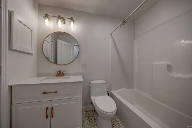 2621 Meadow Lark Lane, Evansville, IN 47720