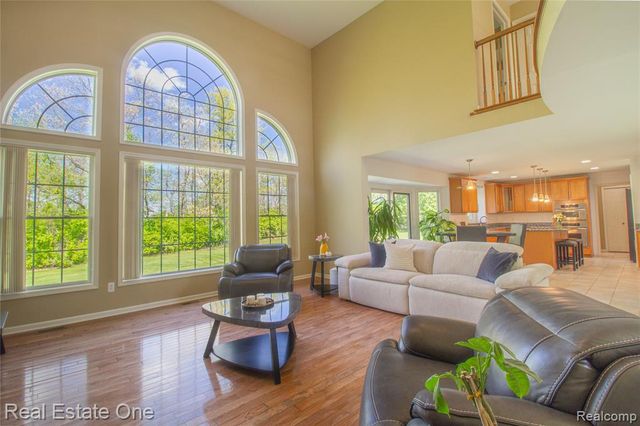 9068 Lebarron Court, Saline, MI 48176