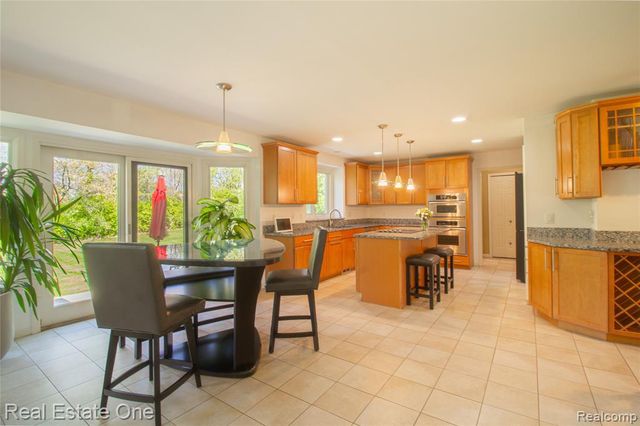 9068 Lebarron Court, Saline, MI 48176