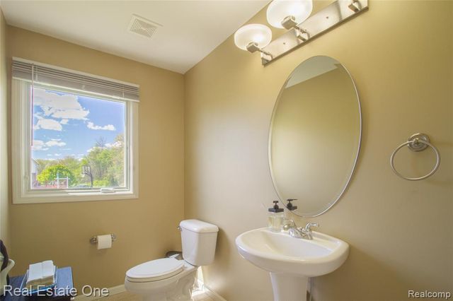 9068 Lebarron Court, Saline, MI 48176