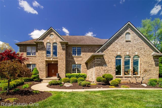 9068 Lebarron Court, Saline, MI 48176