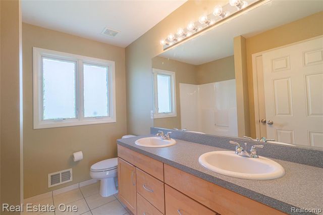 9068 Lebarron Court, Saline, MI 48176