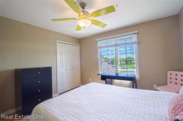 9068 Lebarron Court, Saline, MI 48176