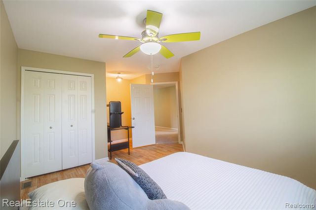9068 Lebarron Court, Saline, MI 48176
