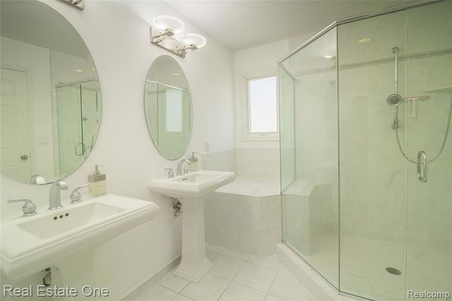 9068 Lebarron Court, Saline, MI 48176