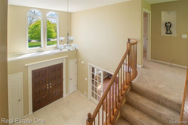 9068 Lebarron Court, Saline, MI 48176