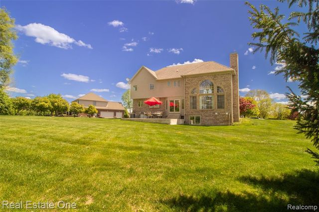 9068 Lebarron Court, Saline, MI 48176