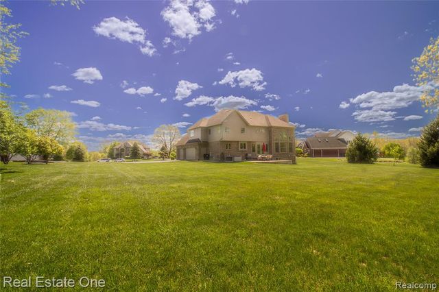 9068 Lebarron Court, Saline, MI 48176