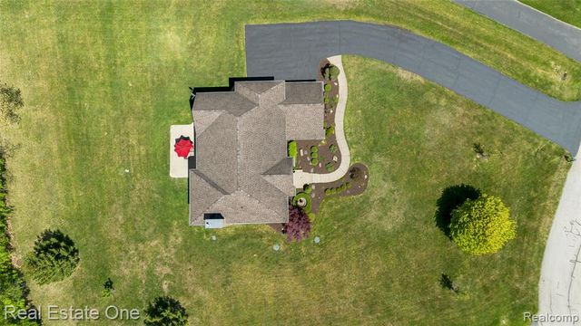9068 Lebarron Court, Saline, MI 48176