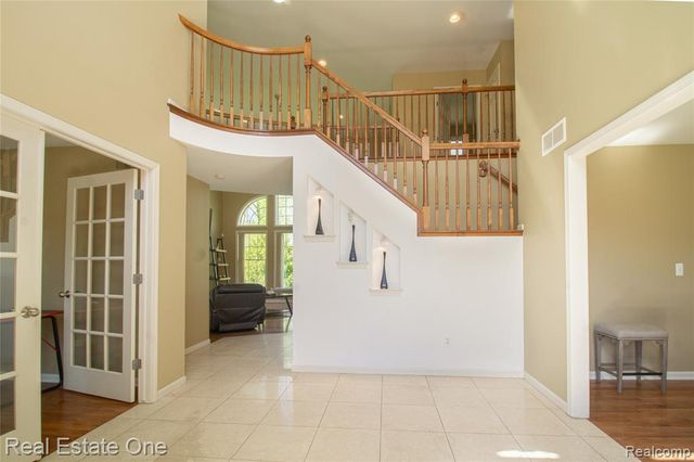 9068 Lebarron Court, Saline, MI 48176