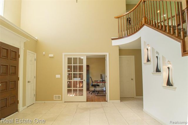 9068 Lebarron Court, Saline, MI 48176