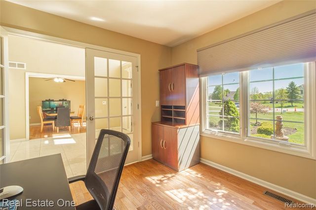 9068 Lebarron Court, Saline, MI 48176