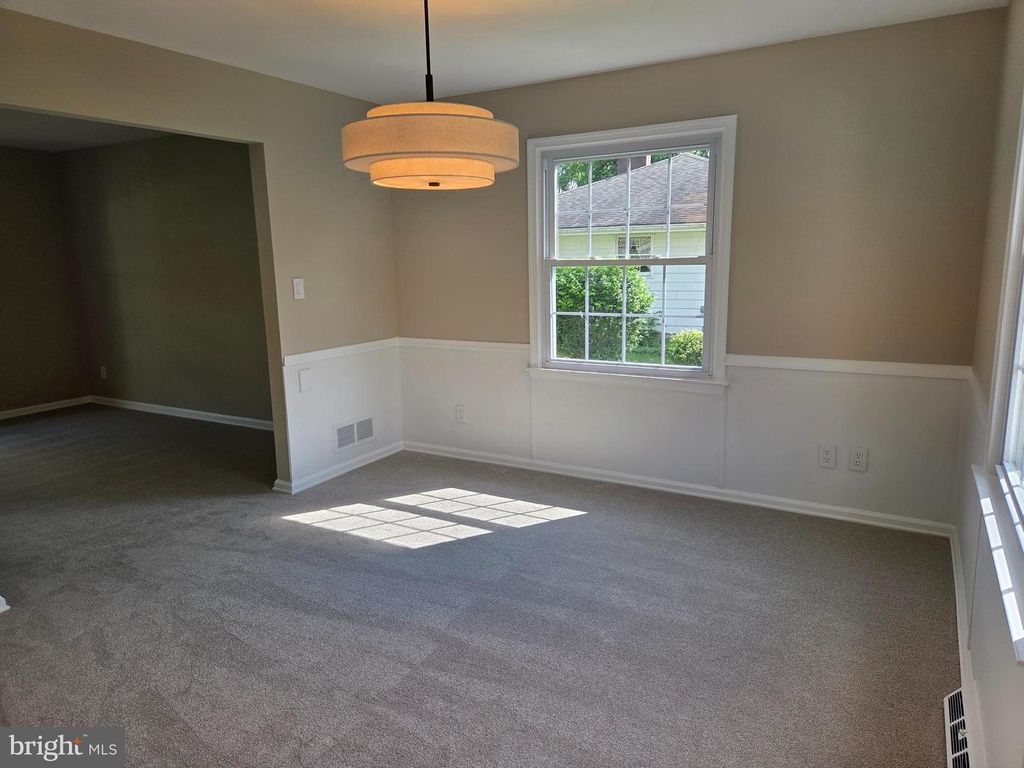 Image 10 of property listing at 1315 SARATOGA DR, Bel Air, MD 21014