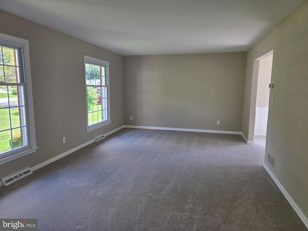 Image 6 of property listing at 1315 SARATOGA DR, Bel Air, MD 21014