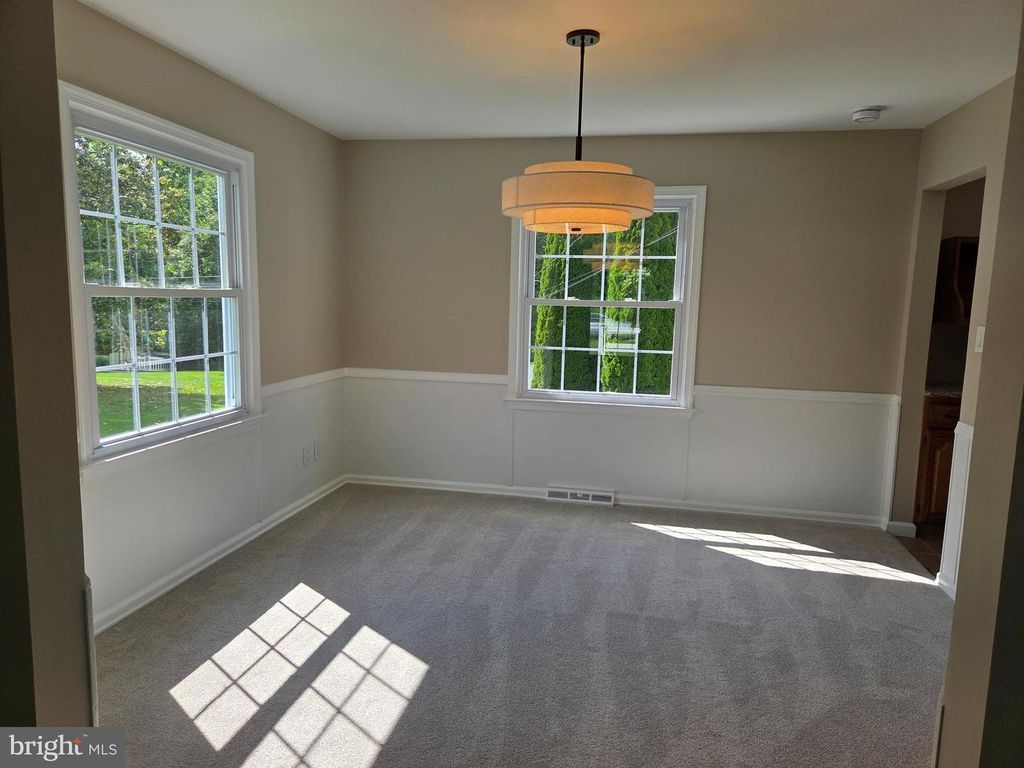Image 9 of property listing at 1315 SARATOGA DR, Bel Air, MD 21014