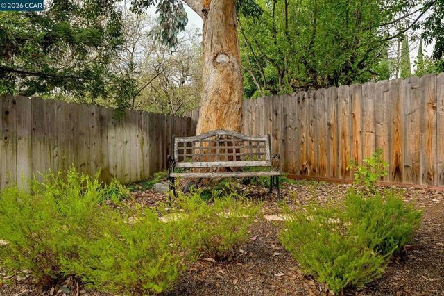 2126 Spring Lake CT, Martinez, CA 94553