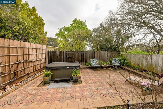 2126 Spring Lake CT, Martinez, CA 94553