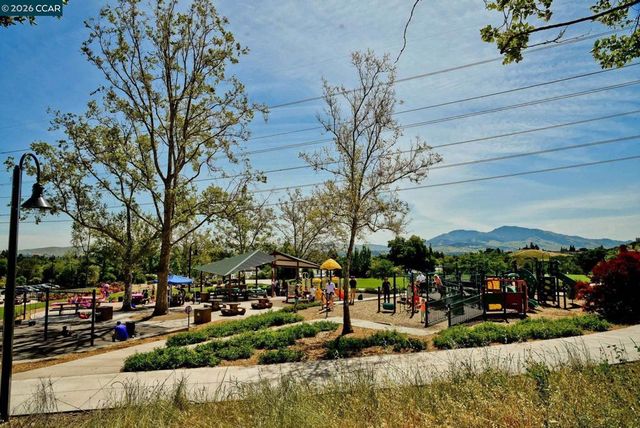 2126 Spring Lake CT, Martinez, CA 94553