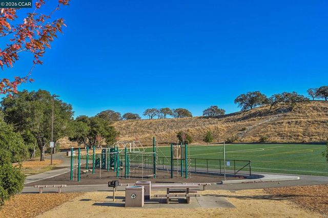 2126 Spring Lake CT, Martinez, CA 94553