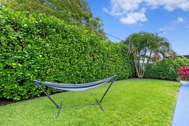 3370 NE 5TH Drive, Boca Raton, FL 33431