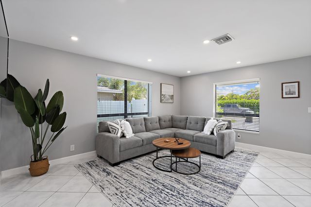 3370 NE 5TH Drive, Boca Raton, FL 33431
