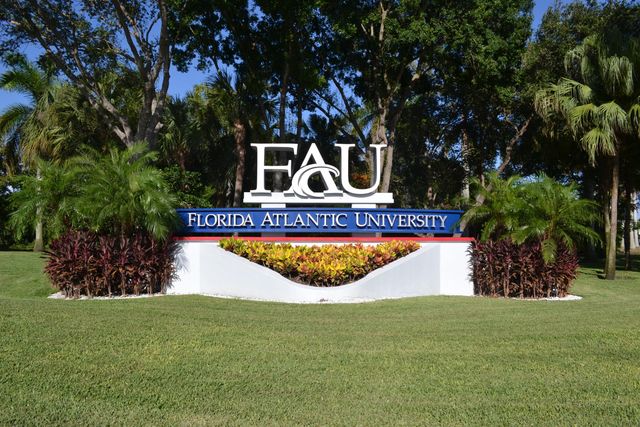 3370 NE 5TH Drive, Boca Raton, FL 33431