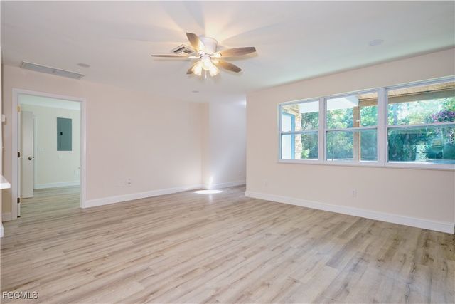 221 18th AVE NW, Naples, FL 34120