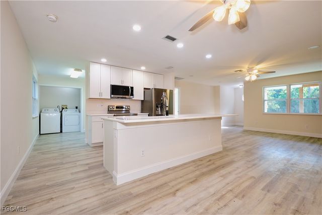 221 18th AVE NW, Naples, FL 34120