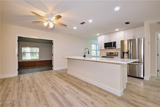 221 18th AVE NW, Naples, FL 34120