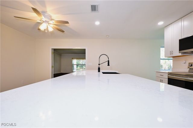 221 18th AVE NW, Naples, FL 34120