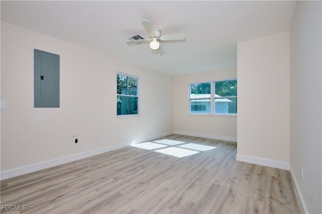 221 18th AVE NW, Naples, FL 34120