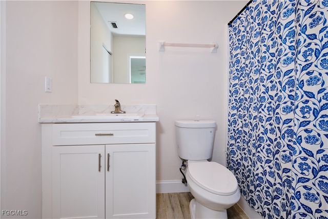 221 18th AVE NW, Naples, FL 34120