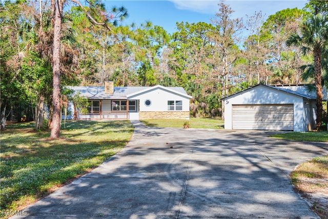 221 18th AVE NW, Naples, FL 34120