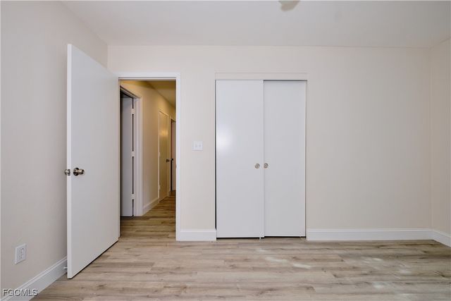 221 18th AVE NW, Naples, FL 34120