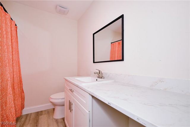 221 18th AVE NW, Naples, FL 34120