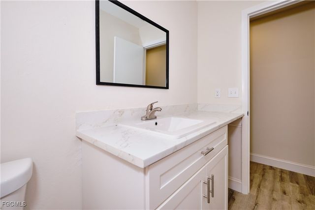 221 18th AVE NW, Naples, FL 34120