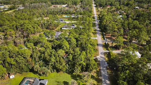 221 18th AVE NW, Naples, FL 34120