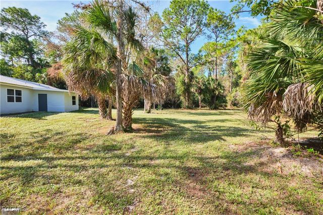 221 18th AVE NW, Naples, FL 34120