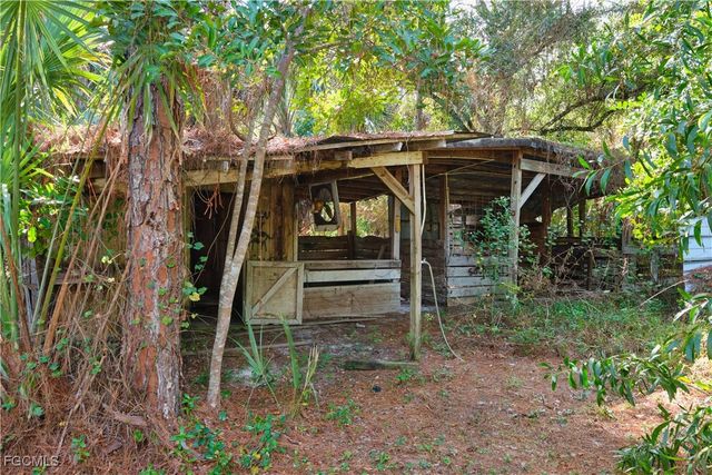 221 18th AVE NW, Naples, FL 34120