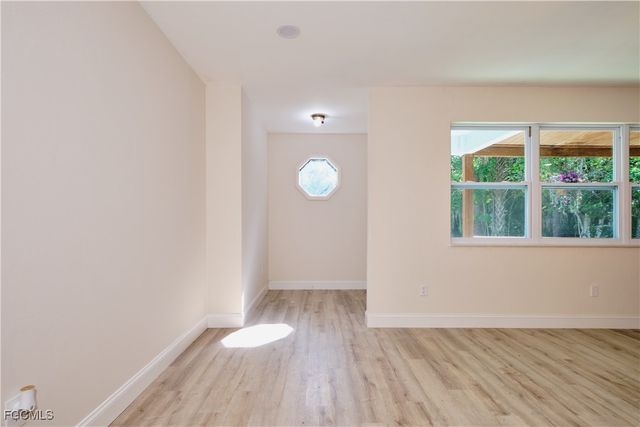 221 18th AVE NW, Naples, FL 34120