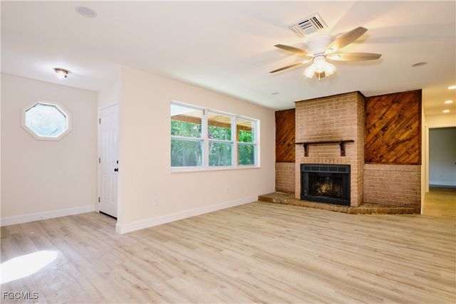 221 18th AVE NW, Naples, FL 34120