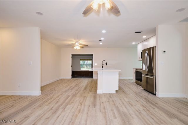 221 18th AVE NW, Naples, FL 34120