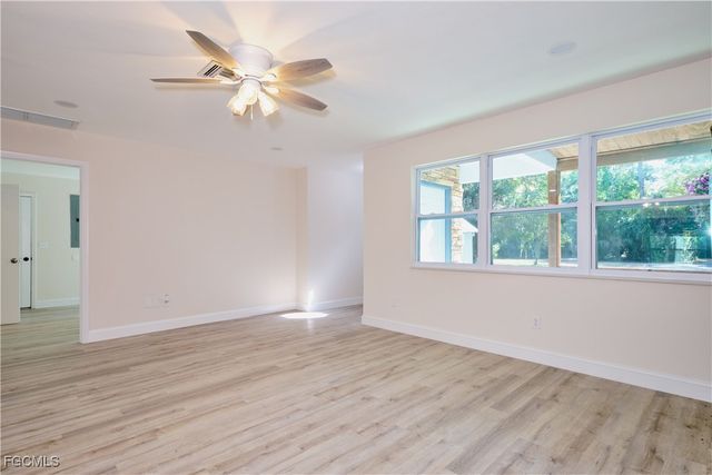 221 18th AVE NW, Naples, FL 34120