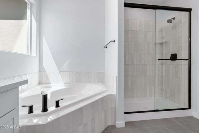 1687 E Creek Canyon Road, Phoenix, AZ 85086